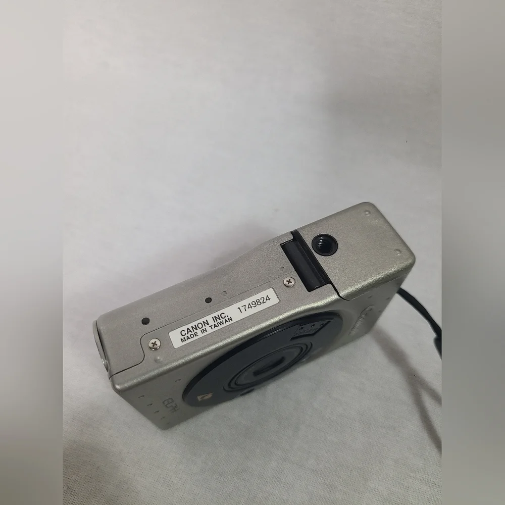 Vintage Canon ELPH APS Point and Shoot Film Camera 24-48mm Zoom-Read Description - Picture 5 of 8